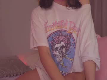 local cam girl kittenmoon_ image #2476031