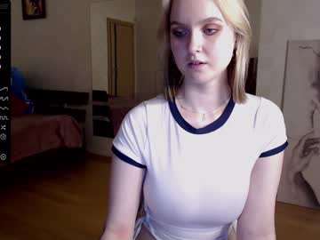 local cam girl lovely_kisses image #1728550