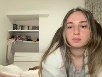 local cam girl lilmills image #708081