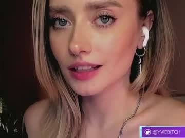 local cam girl _yvie_ image #2412419