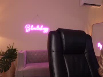 local cam girl blondiekayy image #1258856