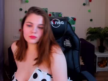 local cam girl lillillyevans image #2421732