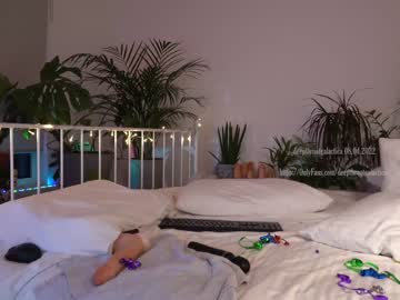 local cam girl _deepthroatgalactica image #1004054
