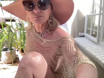 local cam girl gl1tter_barbie image #1112484
