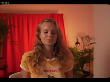local cam girl chillwithkira image #1550352
