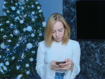 local cam girl milena_plays image #495335