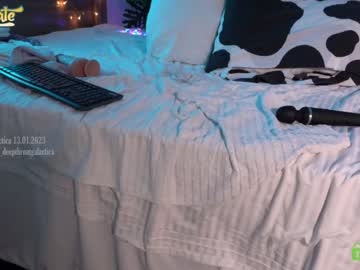 local cam girl _deepthroatgalactica image #2327013