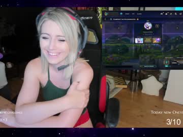 local cam girl kimilee22 image #1627000