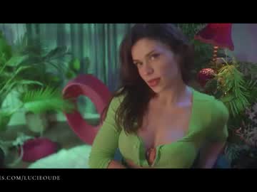 local cam girl lucieoude_ image #2225265