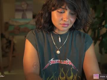 local cam girl arletnoa image #899650