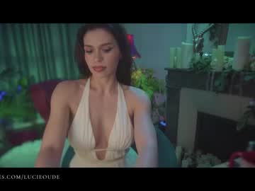 local cam girl lucieoude_ image #2233458