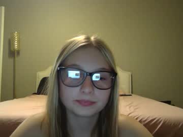 local cam girl lilly_starrr image #2713117