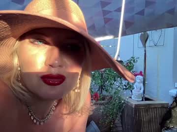 local cam girl gl1tter_barbie image #739624