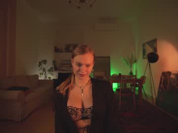 local cam girl chillwithkira image #353117