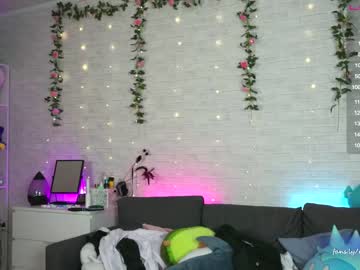 local cam girl holliwould_ image #1200848