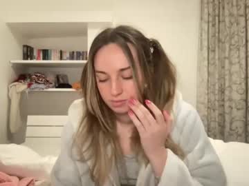 local cam girl lilmills image #707770