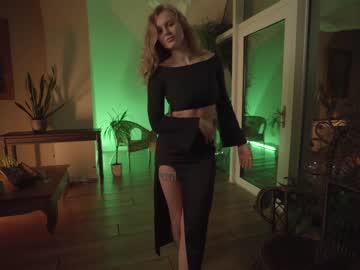 local cam girl chillwithkira image #554490