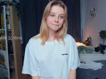local cam girl intimacy_scene image #2690869