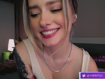 local cam girl _yvie_ image #2445180