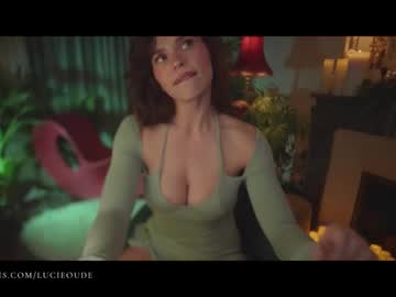 local cam girl lucieoude_ image #2243340