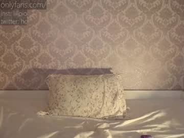 local cam girl lillpio image #997470