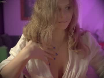 local cam girl chillwithkira image #721623