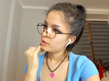 local cam girl akino_17 image #649046