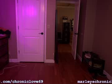 local cam girl chroniclove image #1091548