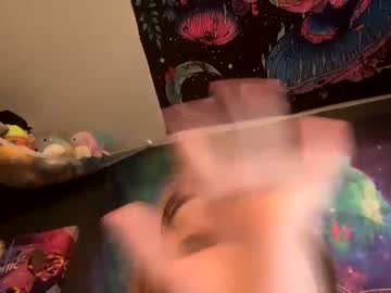 local cam girl lovelykenzie1123 image #2551200
