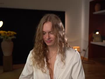 local cam girl chillwithkira image #2012749
