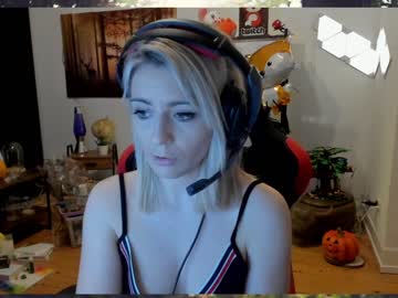 local cam girl kimilee22 image #242033