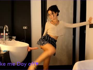 local cam girl akino_17 image #1213417