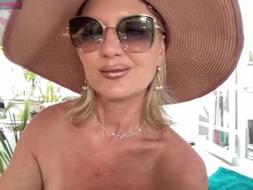 local cam girl gl1tter_barbie image #1782523
