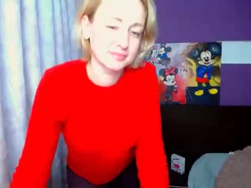 blondy_mom local cam