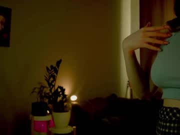 local cam girl hannah_look3r_ image #1044010