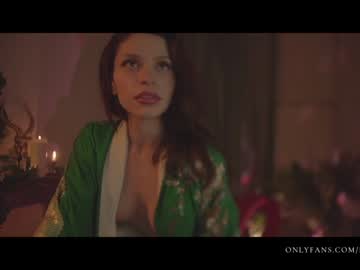local cam girl lucieoude_ image #2100222